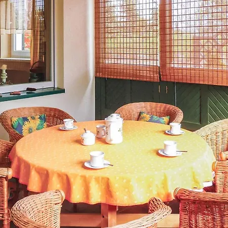 Feriehus Three-bedroom Holiday In Studzienice