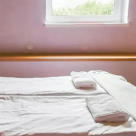 Three-bedroom Holiday In Feriehus Studzienice